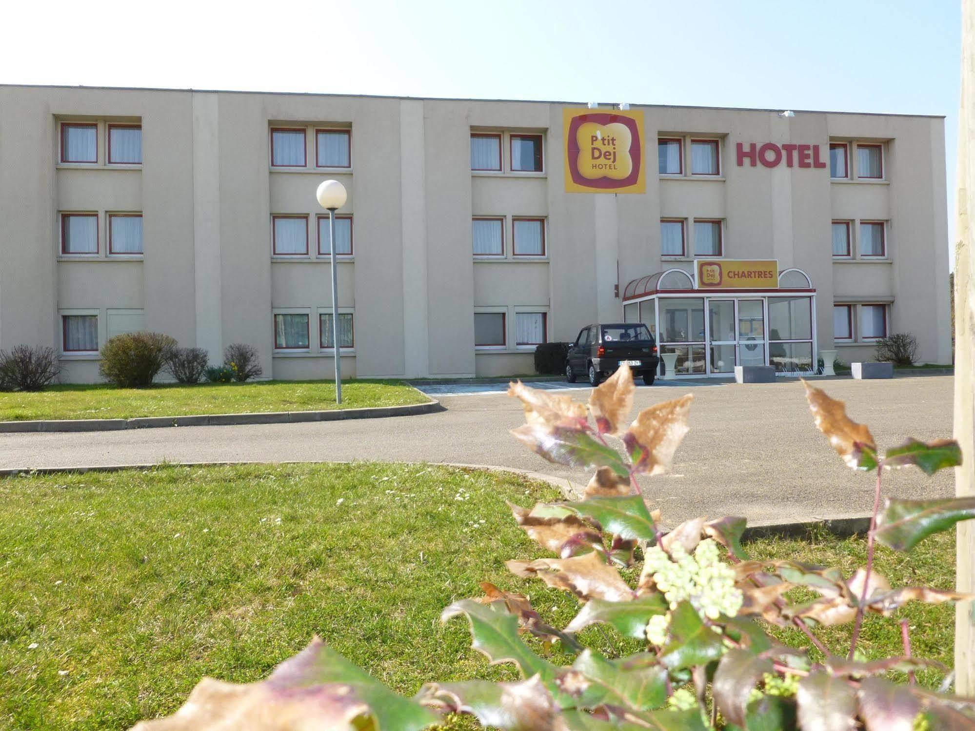 Greet Chartres Est Hotel Exterior foto