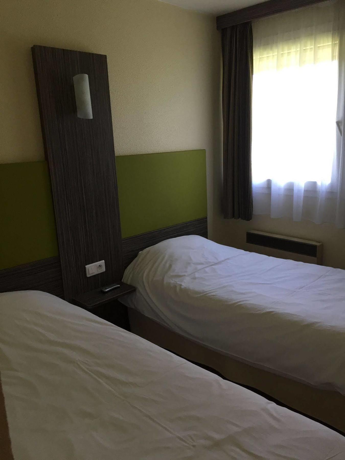 Greet Chartres Est Hotel Exterior foto