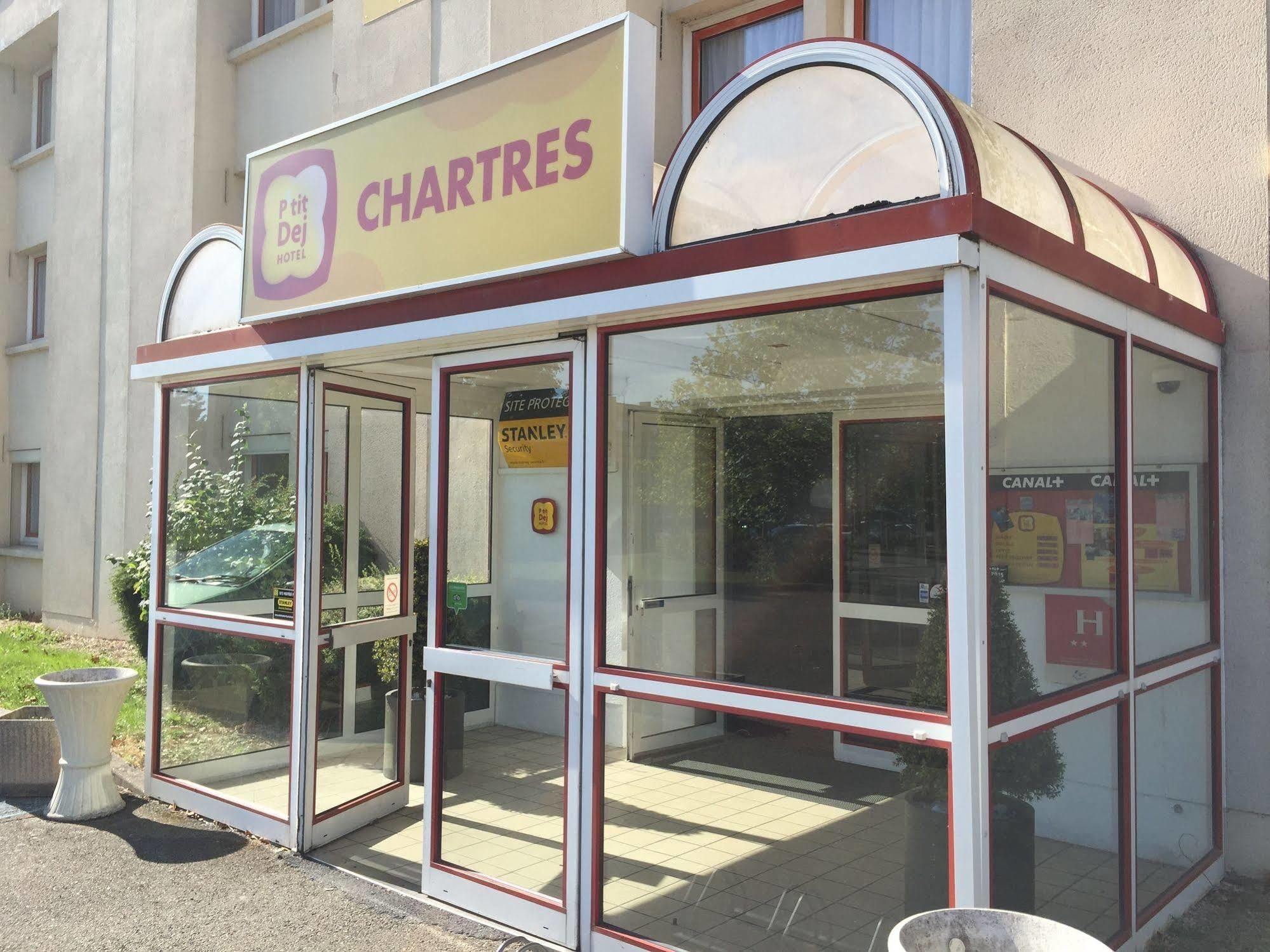 Greet Chartres Est Hotel Exterior foto